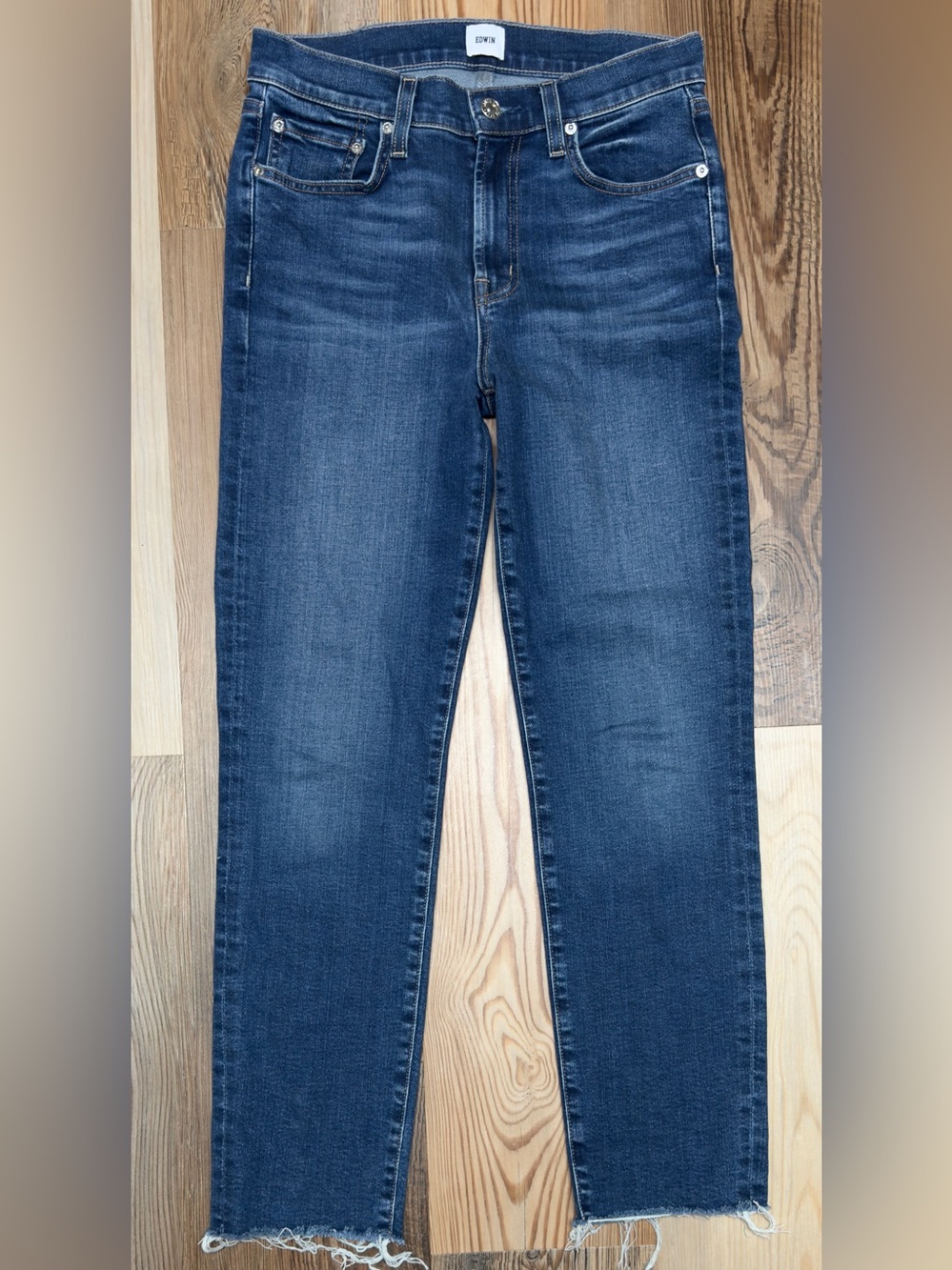 EDWIN Bree Crop Slim Straight Leg Jeans Size 26 Deja Blue Raw Hem Stretch USA